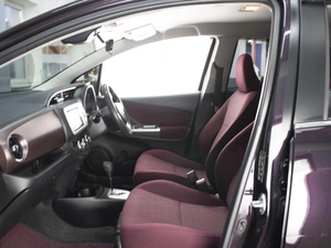 Хетчбэк Toyota Vitz 2016 года, 990000 рублей, Омск