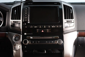 Внедорожник Toyota Land Cruiser 2015 года, 4499000 рублей, Новосибирск