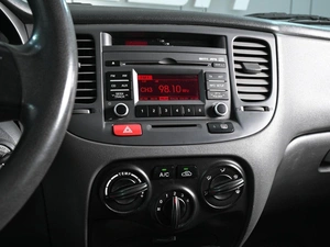 Седан Kia Rio 2011 года, 660000 рублей, Ростов-на-Дону
