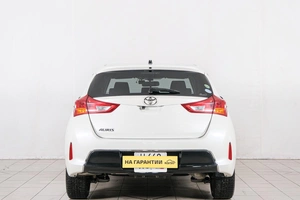 Хетчбэк Toyota Auris 2012 года, 1149000 рублей, Красноярск