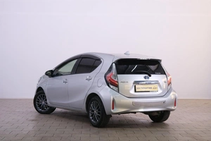 Хетчбэк Toyota Aqua 2018 года, 1229000 рублей, Омск