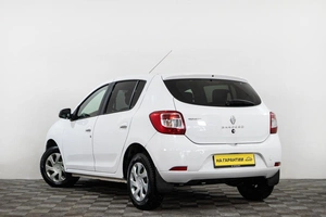 Хетчбэк Renault Sandero 2017 года, 819000 рублей, Сургут