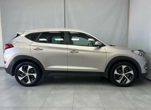 Внедорожник Hyundai Tucson 2016 года, 2340000 рублей, Красноярск