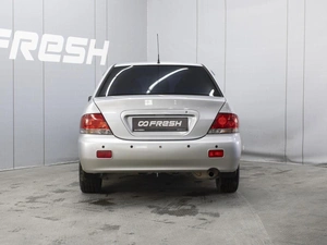 Седан Mitsubishi Lancer 2004 года, 570000 рублей, Омск