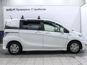 Минивэн Honda Freed 2013 года, 1249000 рублей, Красноярск