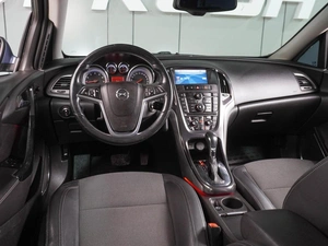 Хетчбэк Opel Astra 2010 года, 699000 рублей, Воронеж