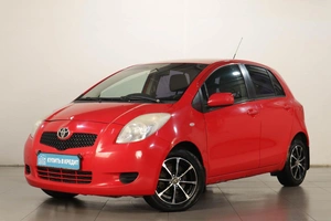 Хетчбэк Toyota Yaris 2007 года, 649000 рублей, Челябинск