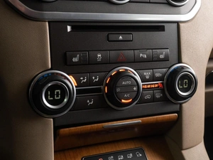 Внедорожник Land Rover Discovery 2014 года, 2199000 рублей, Тюмень