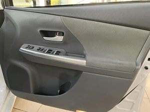 Универсал Toyota Prius Alpha 2013 года, 1247000 рублей, Солонцы