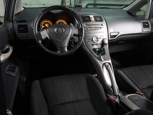 Хетчбэк Toyota Auris 2007 года, 699000 рублей, Воронеж
