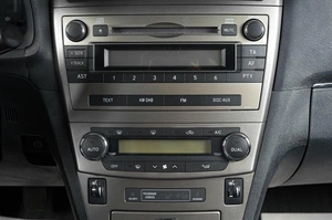 Седан Toyota Avensis 2011 года, 999000 рублей, Тюмень