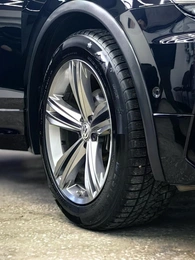 Внедорожник Volkswagen Tiguan 2018 года, 2380000 рублей, Красноярск