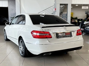 Седан Mercedes-benz E-класс 2011 года, 1547000 рублей, Солонцы