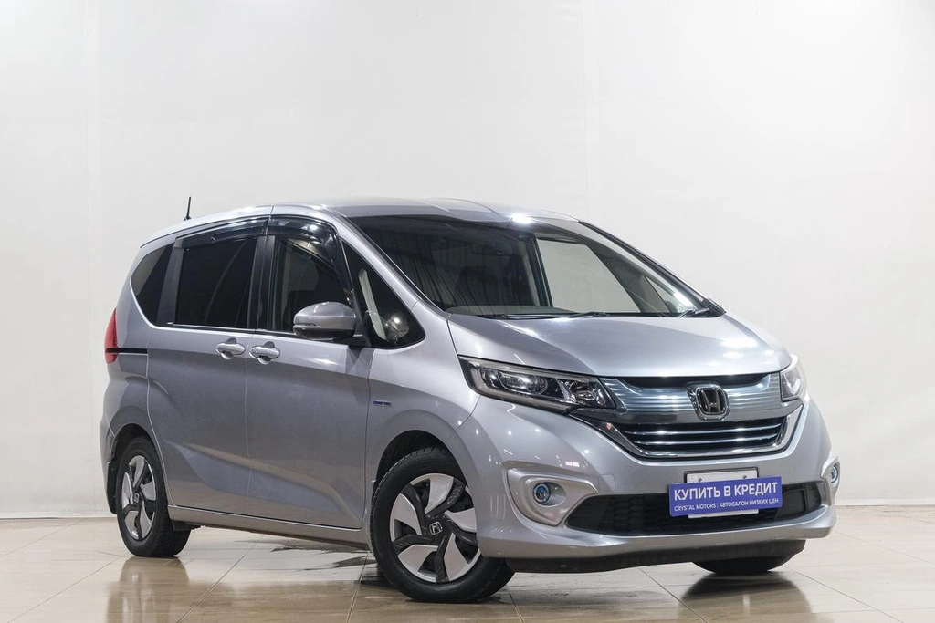 Минивэн Honda Freed 2018 года, 1599000 рублей, Новокузнецк