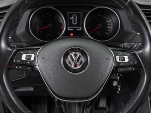 Внедорожник Volkswagen Tiguan 2019 года, 1849000 рублей, Тюмень
