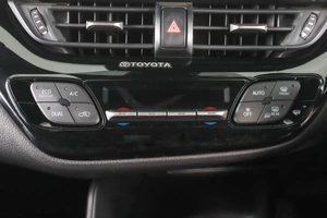 Внедорожник Toyota C-HR 2018 года, 1949000 рублей, Пермь