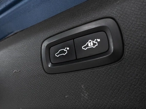 Внедорожник Volvo XC90 2017 года, 3500000 рублей, Красноярск
