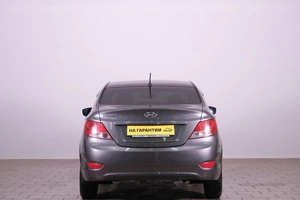 Седан Hyundai Solaris 2013 года, 999000 рублей, Омск