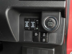 Хетчбэк Toyota Tank 2018 года, 1125000 рублей, Красноярск