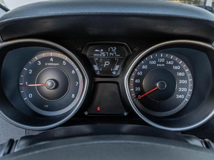 Седан Hyundai Avante 2011 года, 899000 рублей, Ставрополь