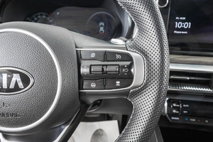Седан Kia K5 2021 года, 2409000 рублей, Барнаул