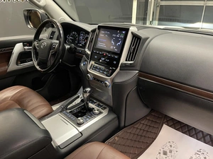Внедорожник Toyota Land Cruiser 2018 года, 8600000 рублей, Красноярск