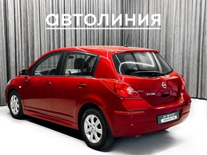 Хетчбэк Nissan Tiida 2011 года, 790000 рублей, Красноярск