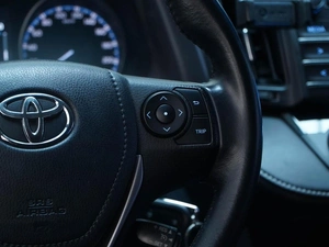 Внедорожник Toyota RAV4 2015 года, 2257077 рублей, Москва
