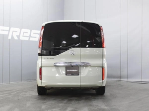 Минивэн Honda Stepwgn 2016 года, 1700000 рублей, Омск