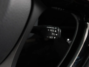 Внедорожник Toyota C-HR 2020 года, 2749000 рублей, Воронеж