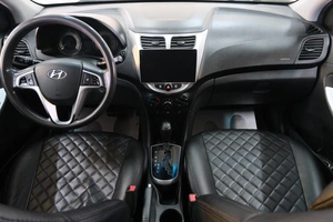 Седан Hyundai Solaris 2012 года, 629000 рублей, Омск