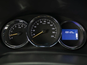 Седан Renault Logan 2014 года, 760000 рублей, Омск