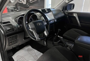 Внедорожник Toyota Land Cruiser Prado 2016 года, 3650000 рублей, Красноярск