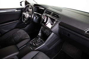 Внедорожник Volkswagen Tiguan 2018 года, 3399000 рублей, Пермь