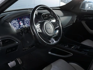 Внедорожник Jaguar F-Pace 2018 года, 2850000 рублей, Санкт-Петербург