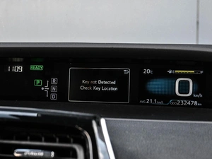 Лифтбек Toyota Prius 2017 года, 1699000 рублей, Кирилловка