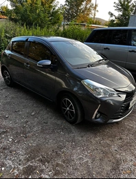 Хетчбэк Toyota Vitz 2019 года, 930000 рублей, Нижний Ингаш