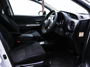 Хетчбэк Toyota Vitz 2015 года, 980000 рублей, Красноярск