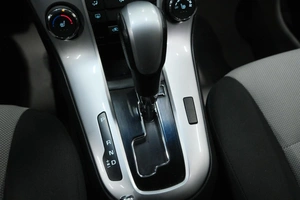 Хетчбэк Chevrolet Cruze 2012 года, 999000 рублей, Омск