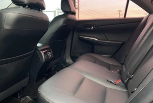 Седан Toyota Camry 2017 года, 1999000 рублей, Солонцы