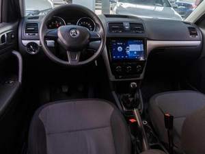 Внедорожник Skoda Yeti 2015 года, 1219000 рублей, Волгоград