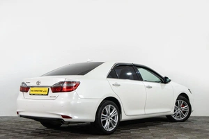 Седан Toyota Camry 2017 года, 2199000 рублей, Сургут