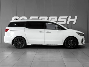 Минивэн Kia Carnival 2018 года, 2649000 рублей, Тверь