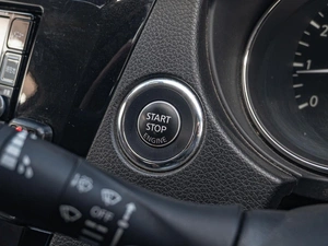 Внедорожник Nissan X-Trail 2016 года, 1630000 рублей, Краснодар
