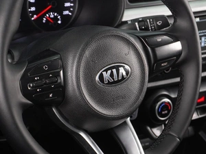 Седан Kia Rio 2017 года, 1060000 рублей, Воронеж