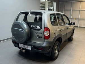 Внедорожник Chevrolet Niva 2016 года, 597000 рублей, Красноярск
