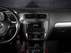 Седан Volkswagen Jetta 2017 года, 1199999 рублей, Тверь