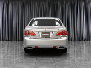 Седан Toyota Crown 2010 года, 1969000 рублей, Тюмень