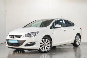 Седан Opel Astra 2013 года, 739000 рублей, Челябинск