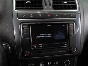 Седан Volkswagen Polo 2020 года, 1349000 рублей, Тюмень